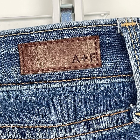 Abercrombie & Fitch Distressed Raw Hem Skinny Jeans Size 28/6 - Picture 9 of 13